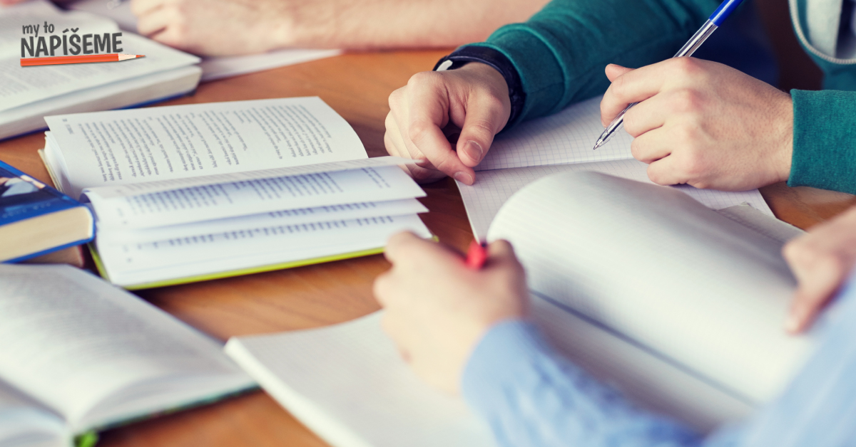 studenti na přednášce externího studia